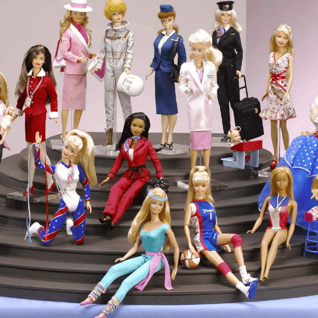 Barbie compie 60 anni e manda un messaggio forte e chiaro a tutte le bambine: potete essere tutto ciò che desiderate.