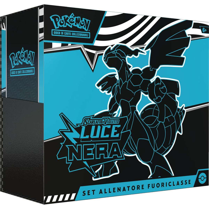 GAMEVISION Pokemon Scarlatto E Violetto Luce Nera Set Allenatore Fuoriclasse - CARPK10037-114-I