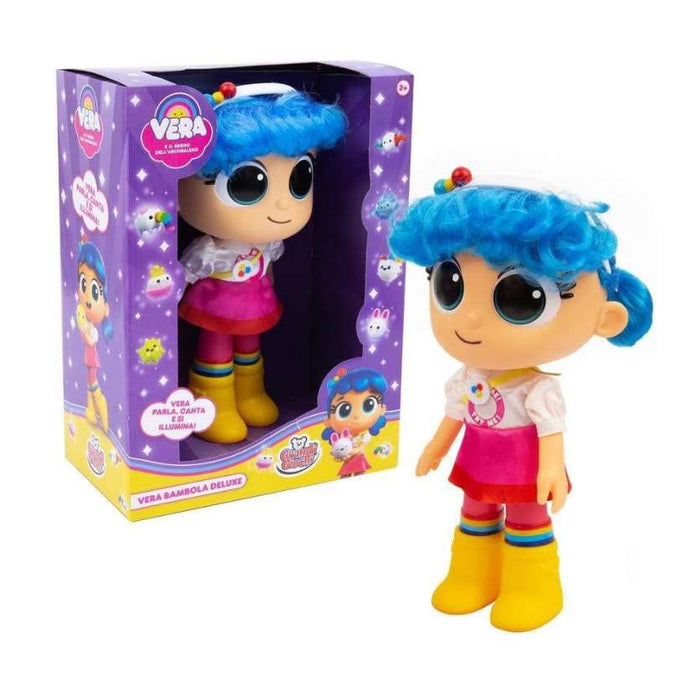 GRANDI GIOCHI Vera I Il Regno Dell'Arcobaleno, Bambola Deluxe Vera Parla, Canta E Si Illumina - TRK02001