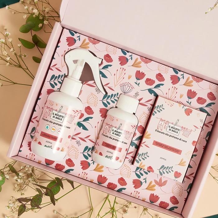 IL BUCATO DI ADELE Giftbox Joyful Con Spray Tessuti, Profumatore Bucato E Cards Profumate