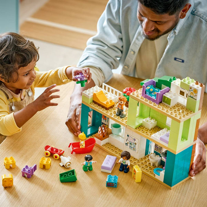 LEGO Casa Familiare Moderna 3 In 1 Con Personaggi - 10470