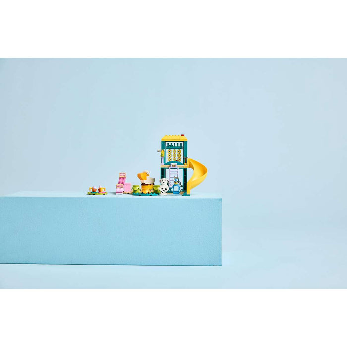 LEGO Divertimento Al Parco Giochi Di Bluey E Chloe - 11201