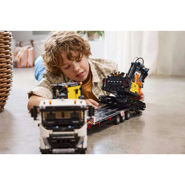 LEGO Autocarro Volvo Fmx Ed Escavatore Elettrico Ec230 - 42175