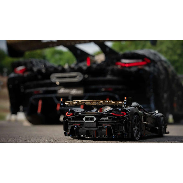 LEGO Hypercar Koenigsegg Sadair'S Spear - 42232