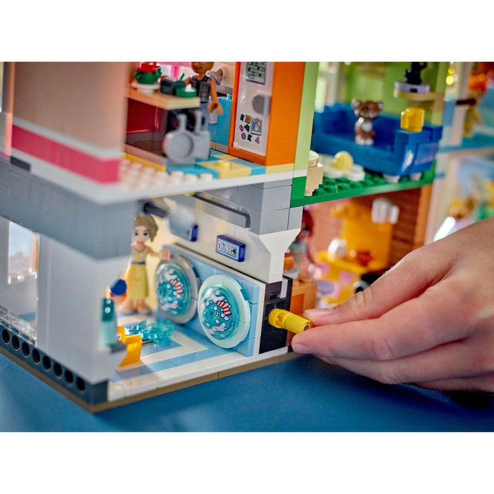 LEGO Appartamenti E Negozi Heartlake City - 42670