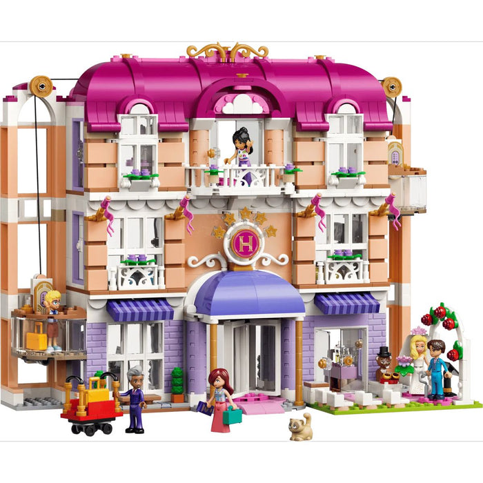 LEGO Grand Hotel Di Heartlake City - 42704, Giocattolo Con 6 Mini Bamboline, 2 Animali E Accessori, Regalo Bambine 9+
