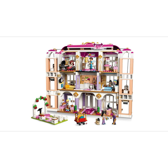 LEGO Grand Hotel Di Heartlake City - 42704, Giocattolo Con 6 Mini Bamboline, 2 Animali E Accessori, Regalo Bambine 9+