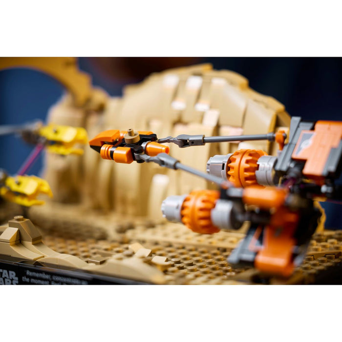LEGO Diorama Gara Degli Sgusci Su Mos Espa - 75380