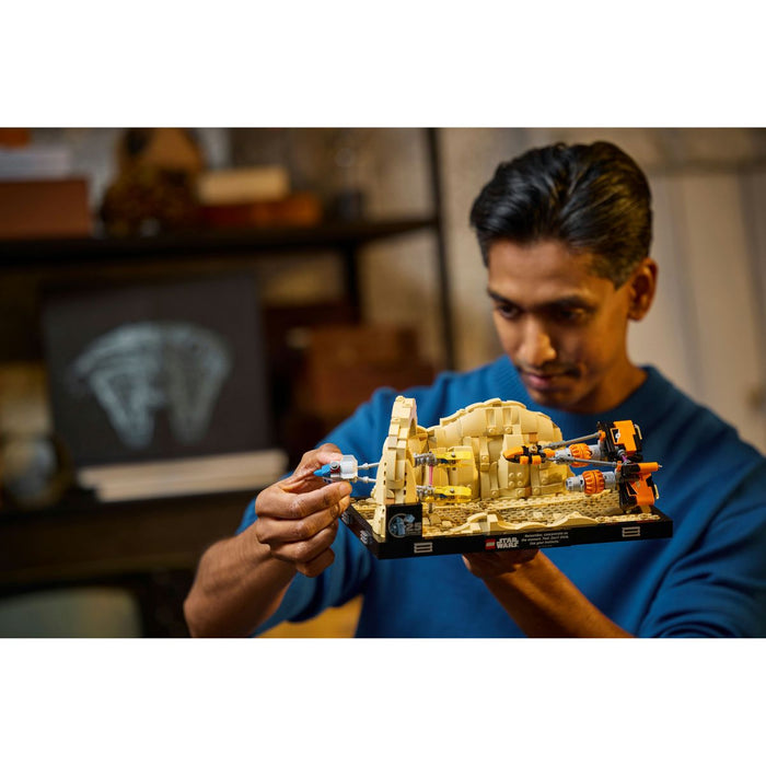 LEGO Diorama Gara Degli Sgusci Su Mos Espa - 75380