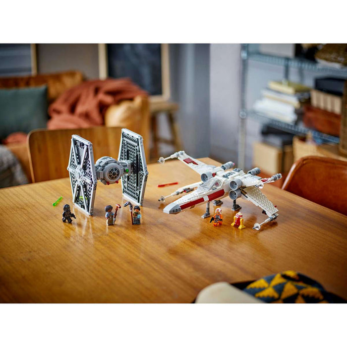 LEGO Mash-Up Tie Fighter E X-Wing - 75393
