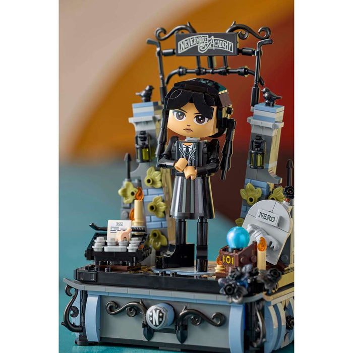 LEGO Personaggio Di Mercoledì Addams - 76780