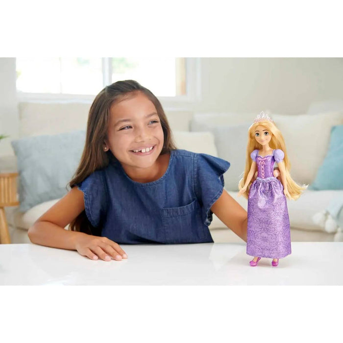 MATTEL Rapunzel Bambola Con Vestiti E Accessori Scintillanti - HLW03