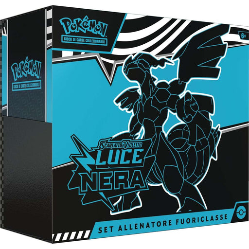 GAMEVISION Pokemon Scarlatto E Violetto Luce Nera Set Allenatore Fuoriclasse - CARPK10037-114-I