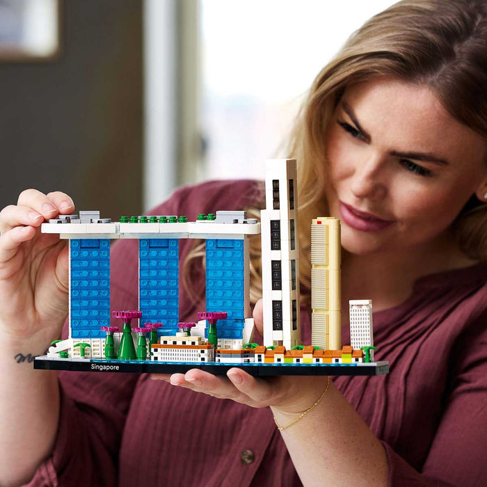 LEGO Singapore - 21057
