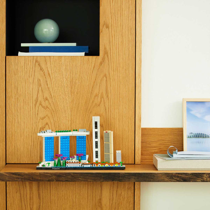 LEGO Singapore - 21057