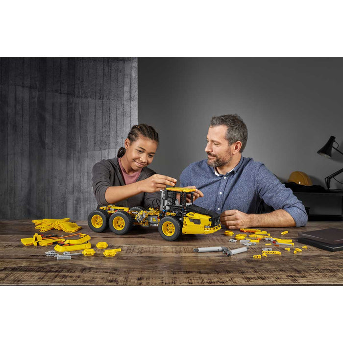 LEGO Technic 6X6 Volvo - Camion Articolato - 42114