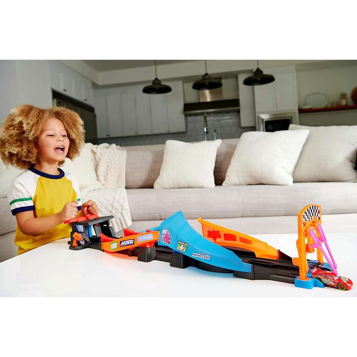 MATTEL Cars Pista Fluo Incrociata Kdfall Glow - HPD80